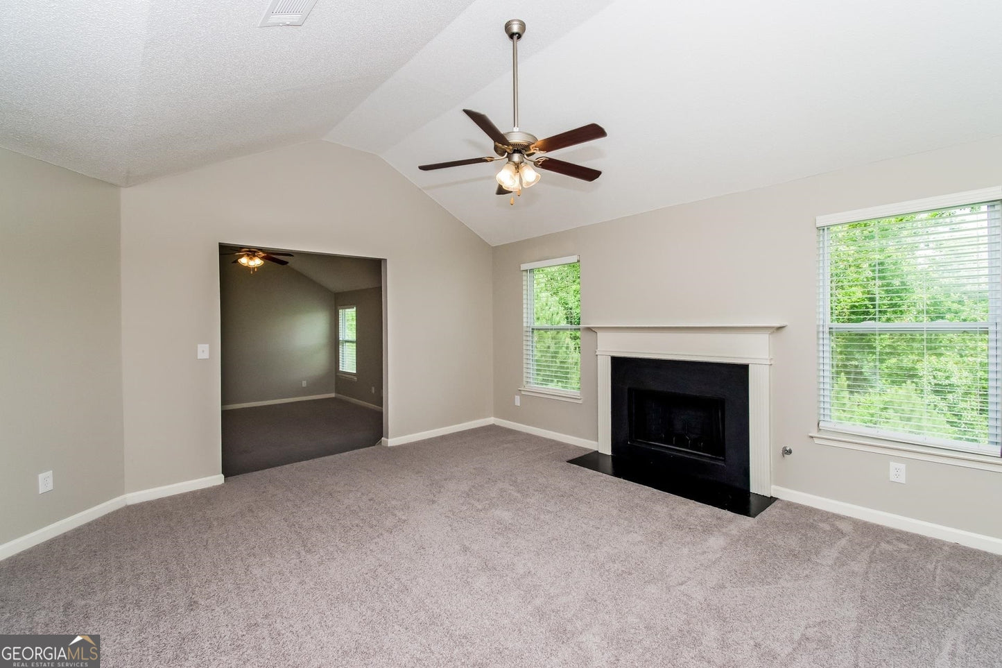 5 bedroom 3  bath house in Douglasville