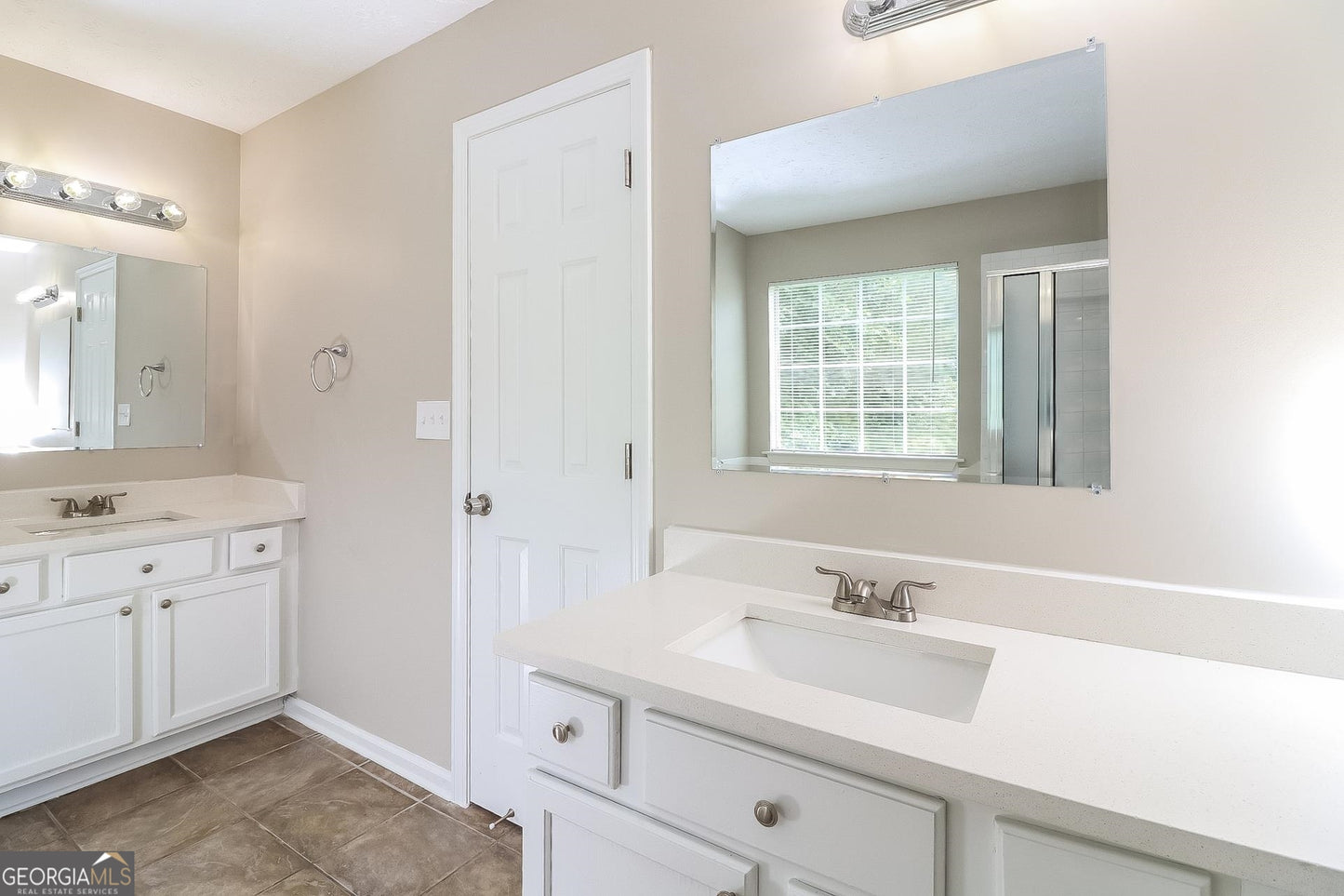 4 bedroom 2.5 bath house in Lithonia
