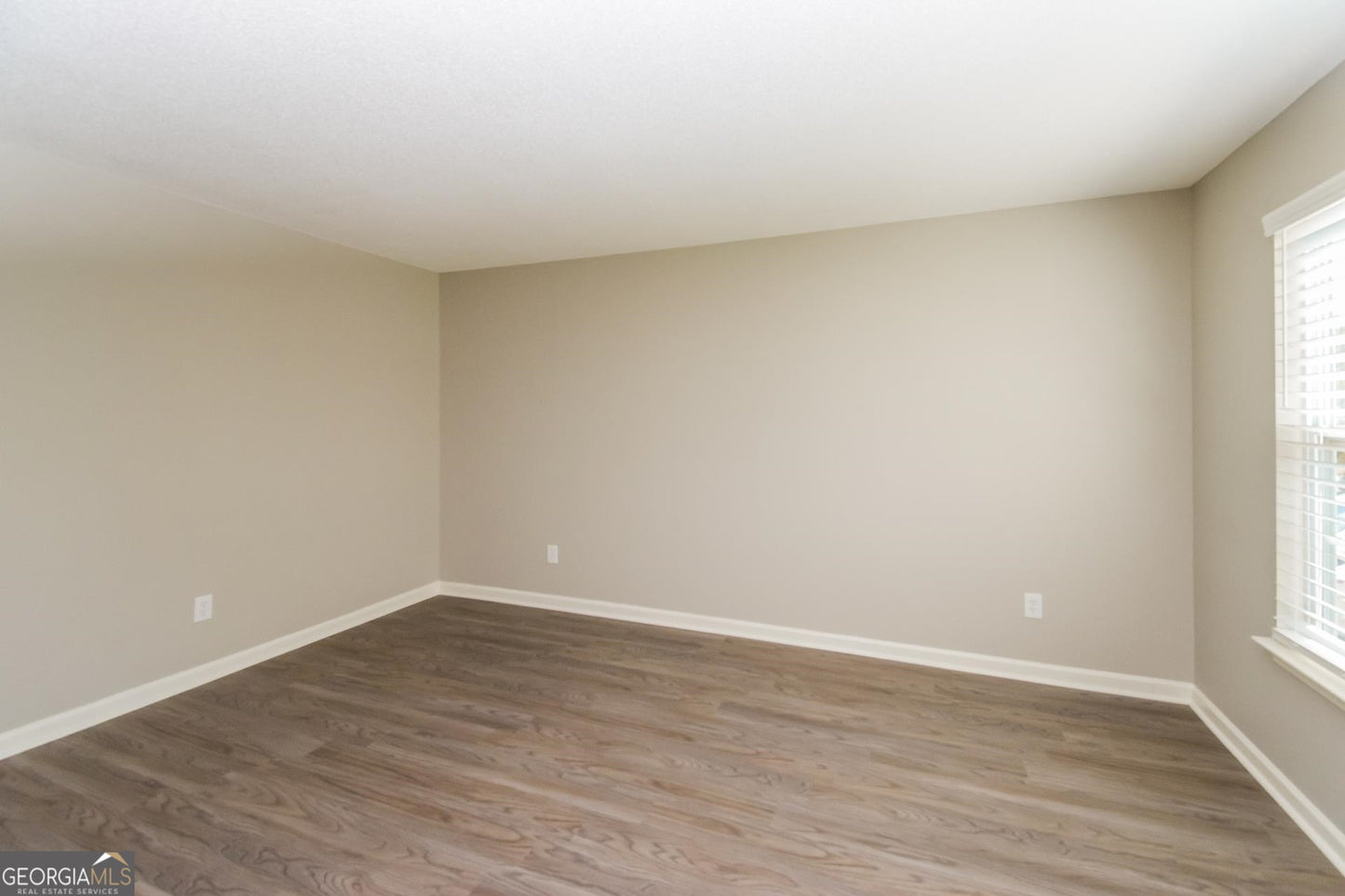 5 bedroom 3  bath house in Douglasville