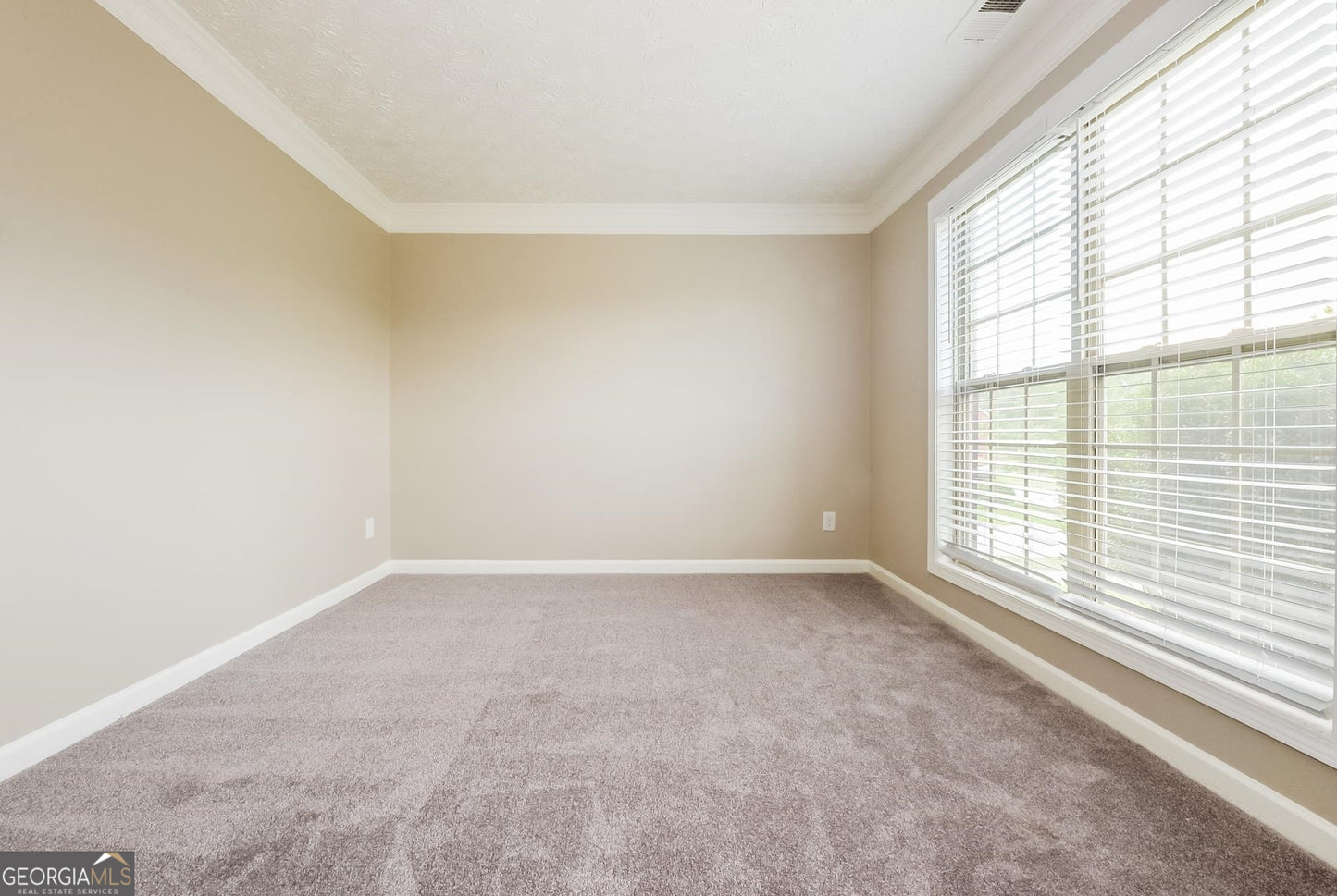 4 bedroom 2.5  bath house in Ellenwood