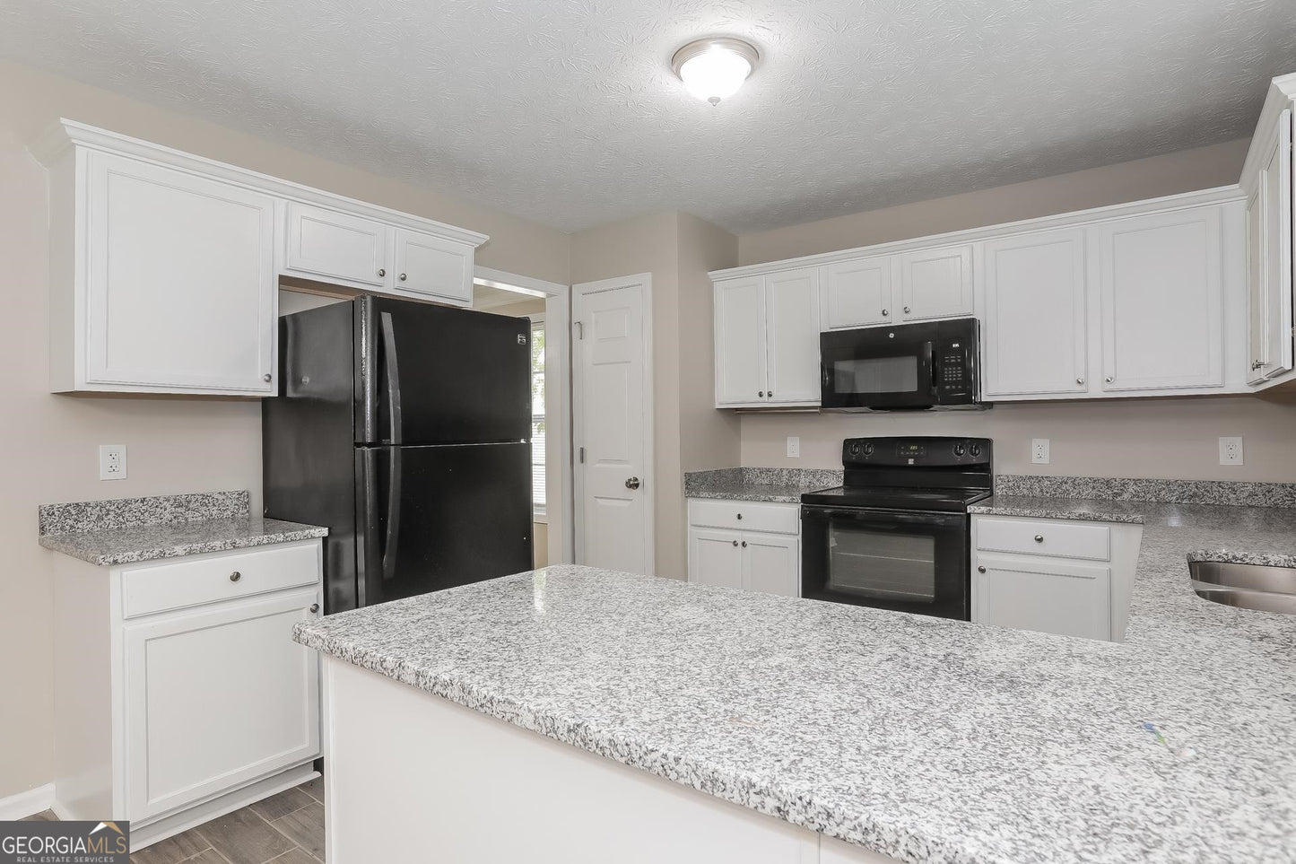 4 bedroom 2.5 bath house in Lithonia