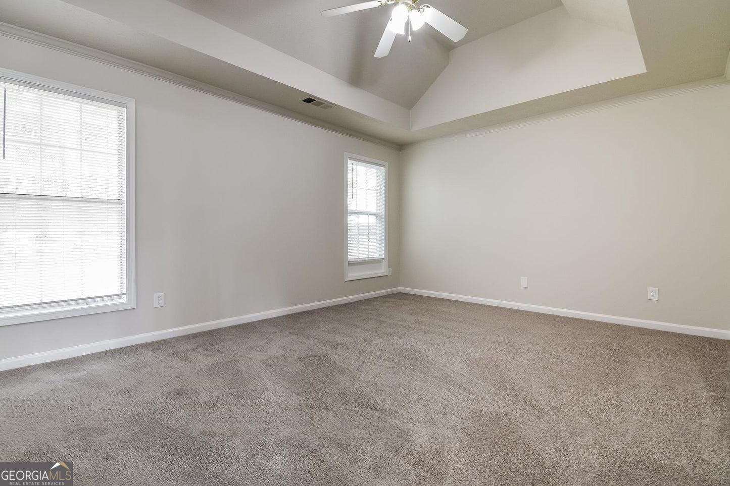 4 bedroom 2.5  bath house in Lawrenceville