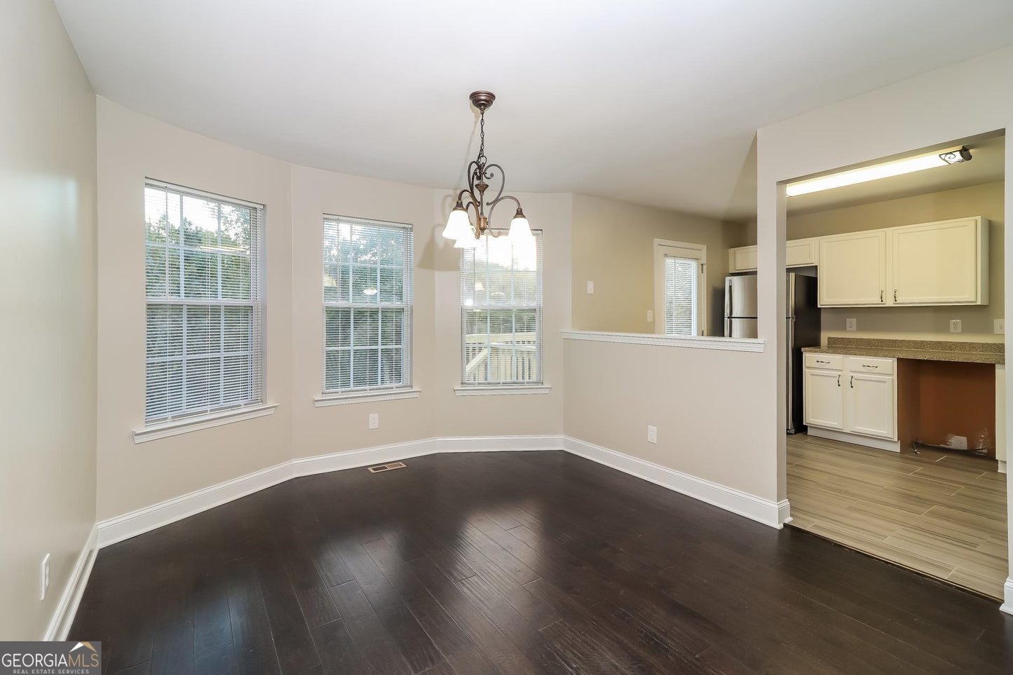 3 bedroom 3  bath house in Dallas