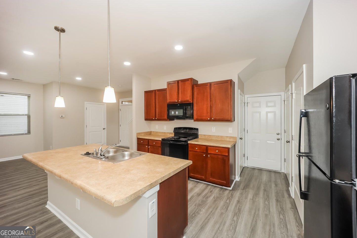 4 bedroom 3  bath house in Riverdale