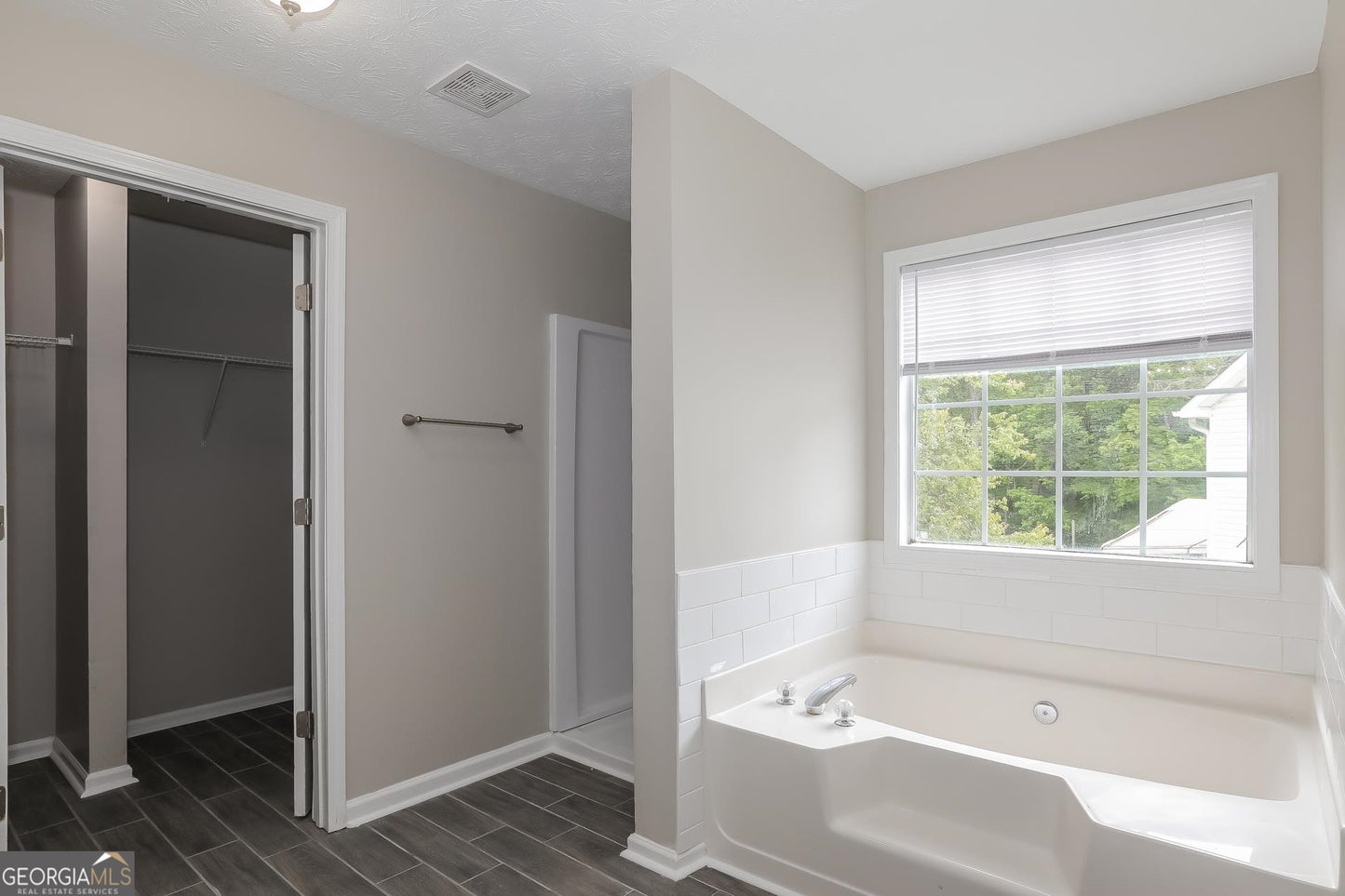4 bedroom 2.5 bath house in Lithonia