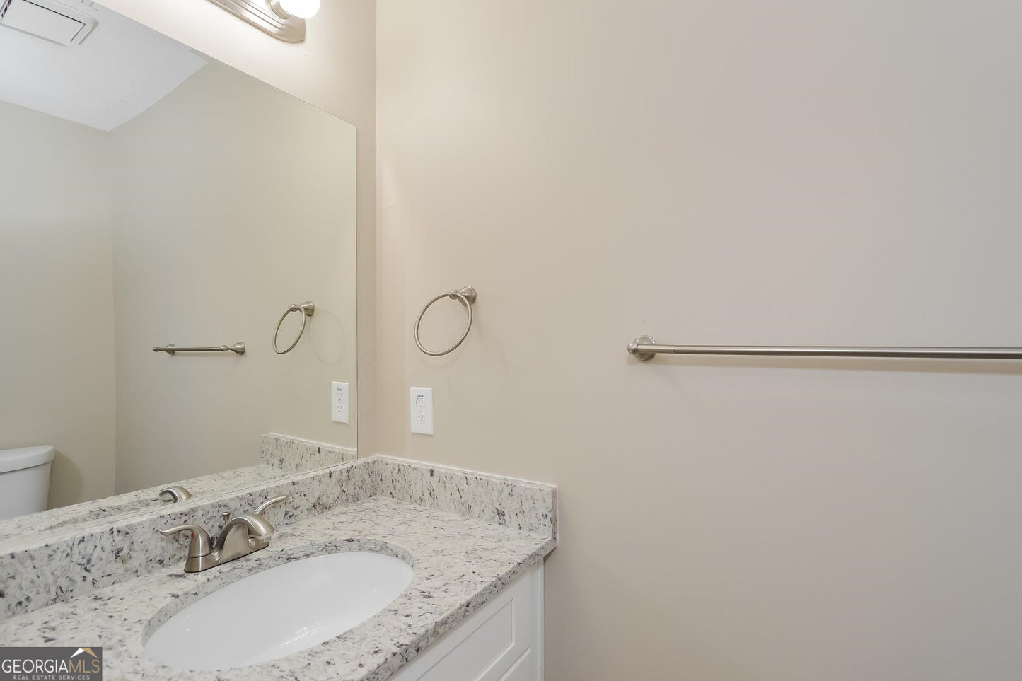 4 bedroom 2.5 bath house in Lawrenceville