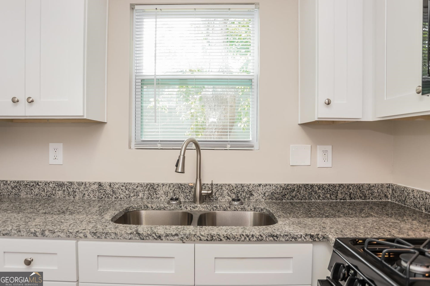 3 bedroom 2 bath house in stone mountain