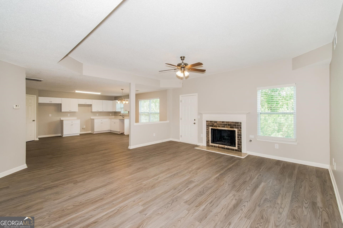 5 bedroom 3  bath house in Douglasville