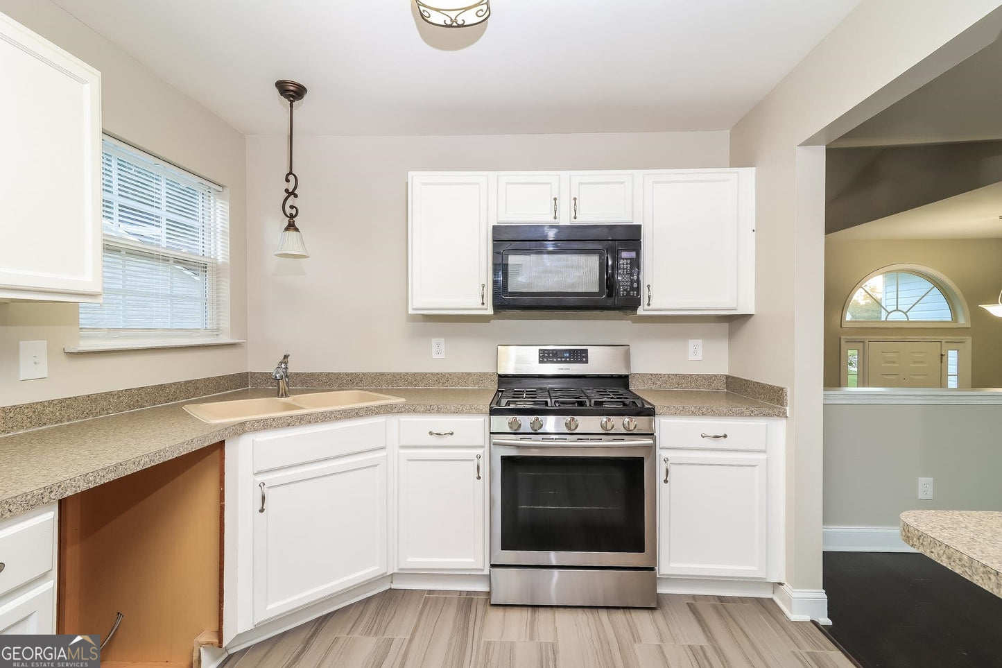 3 bedroom 3  bath house in Dallas
