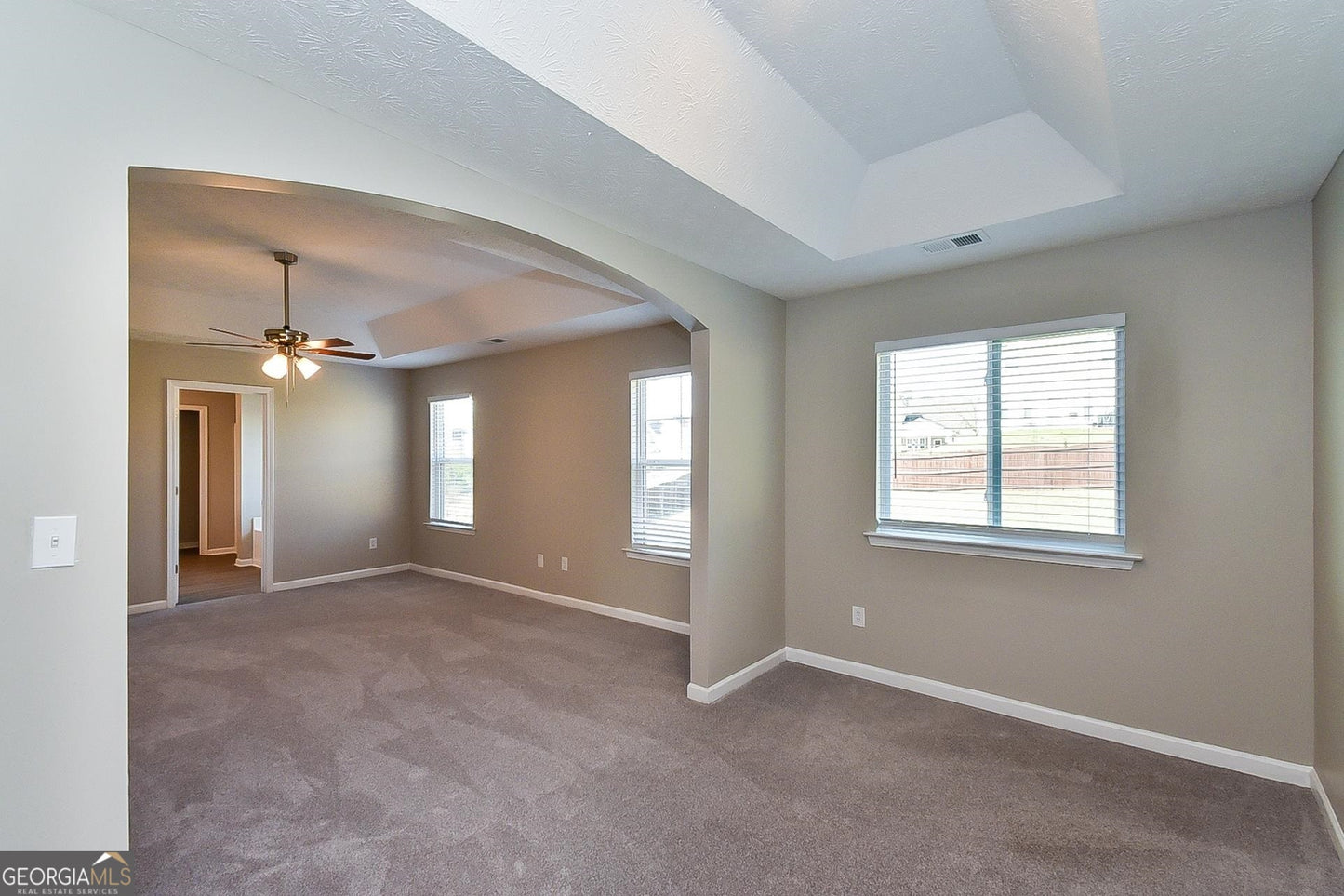 4 bedroom 2.5  bath house in Fairburn