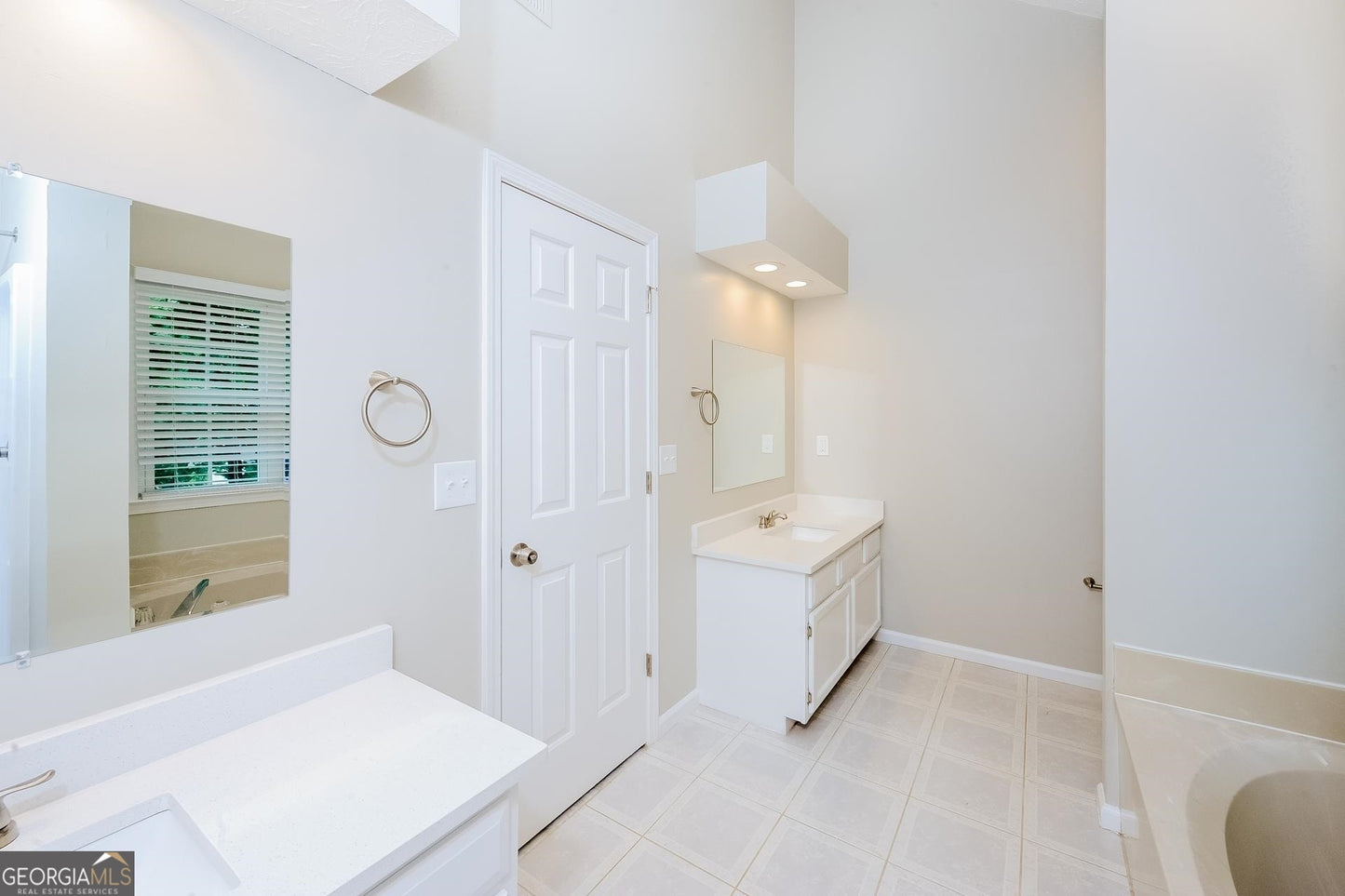 4 bedroom 2.5 bath house in Lawrenceville