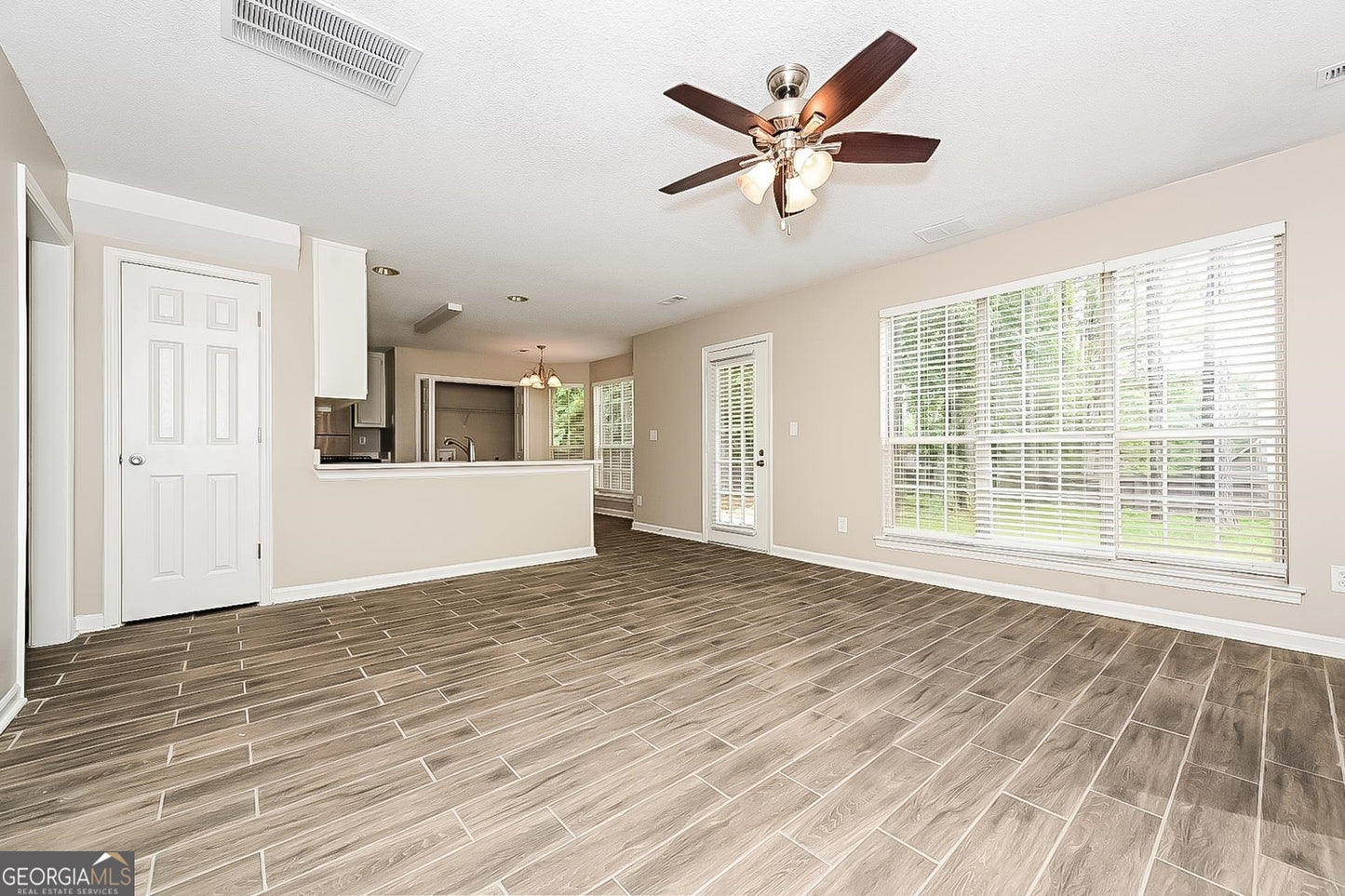 3 bedroom 2.5 bath house in Stockbridge