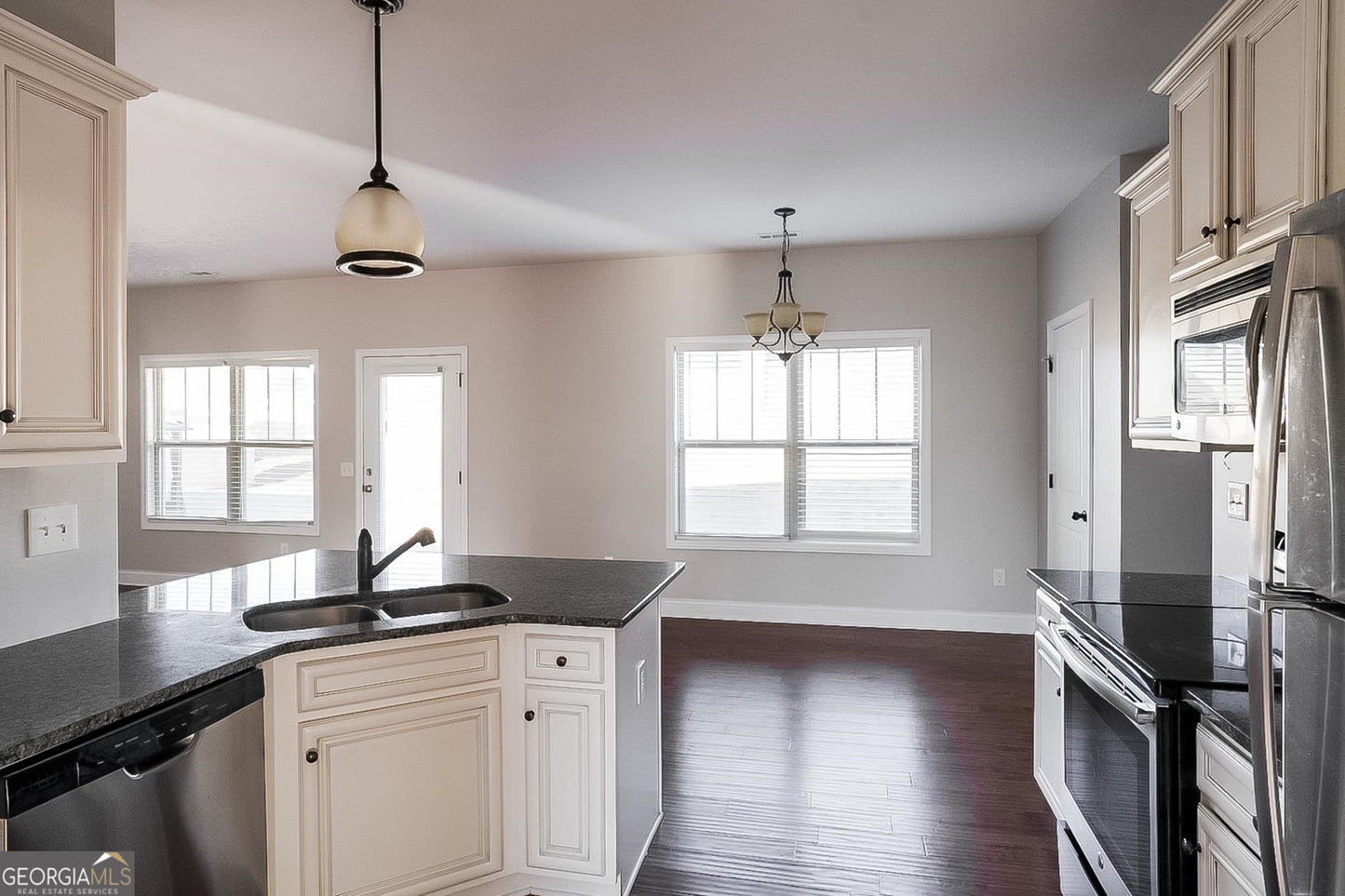 4 bedroom 2.5 bath house in Villa Rica