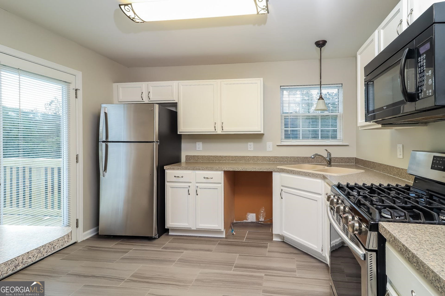 3 bedroom 3  bath house in Dallas