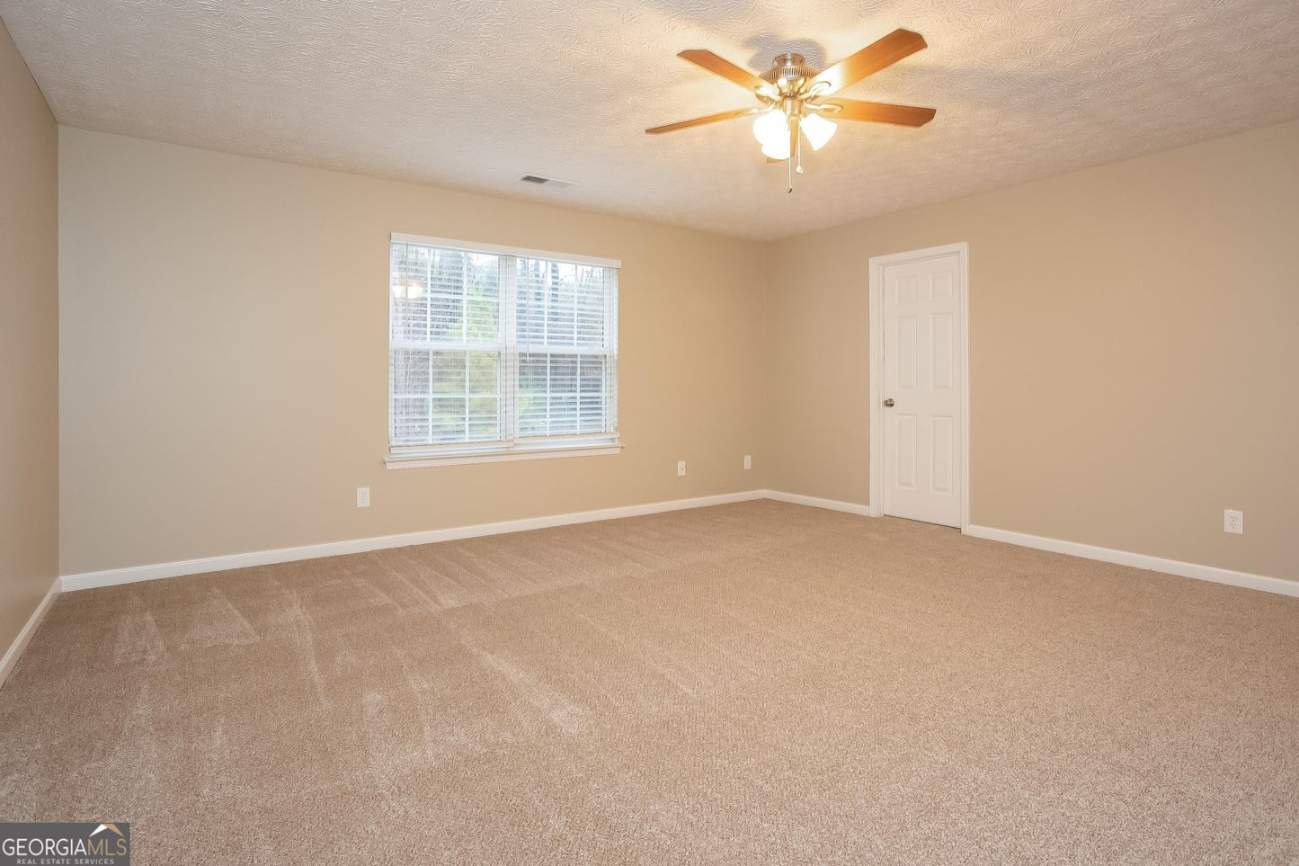 4 bedroom 2.5 bath house in Powder springs