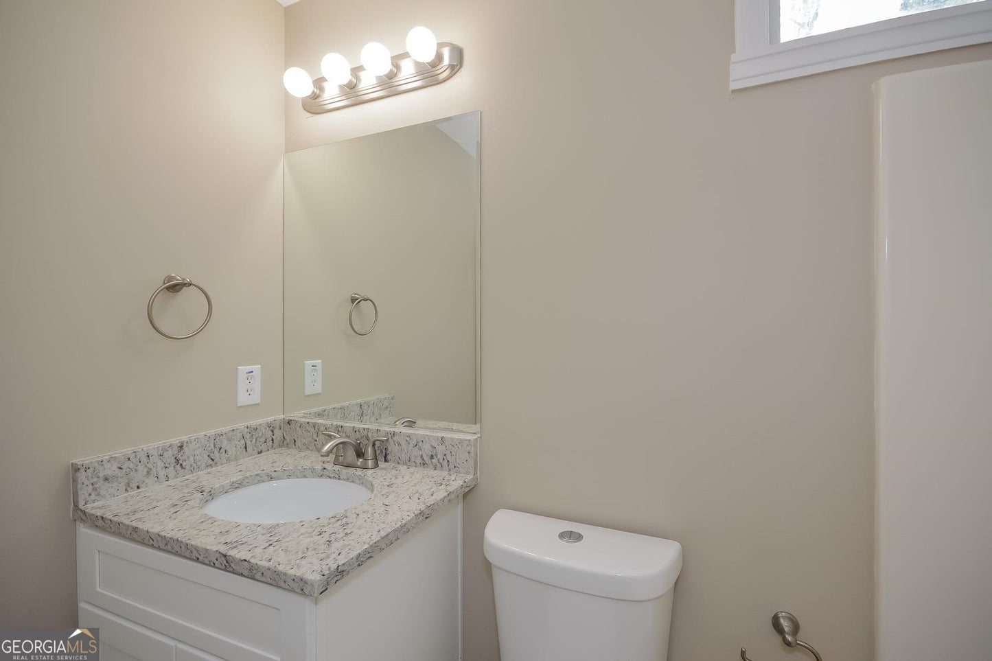 4 bedroom 2.5 bath house in Lawrenceville