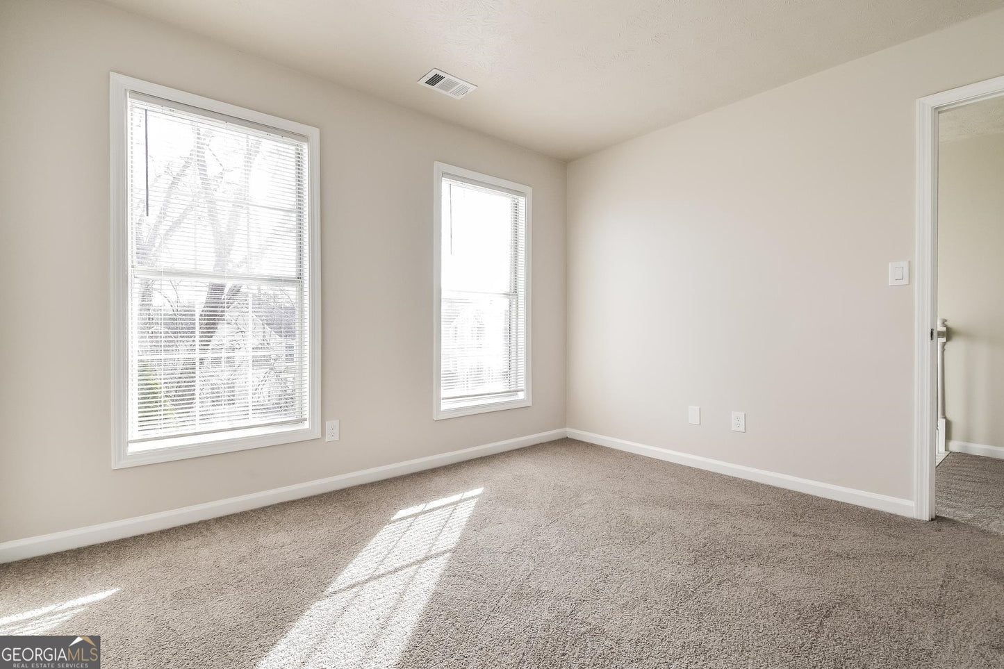 4 bedroom 2.5  bath house in Lawrenceville