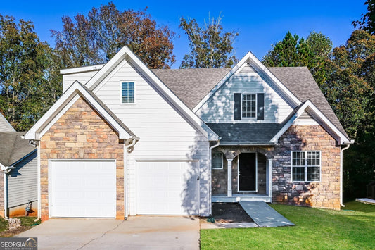 3 bedroom 2.5 bath house in McDonough