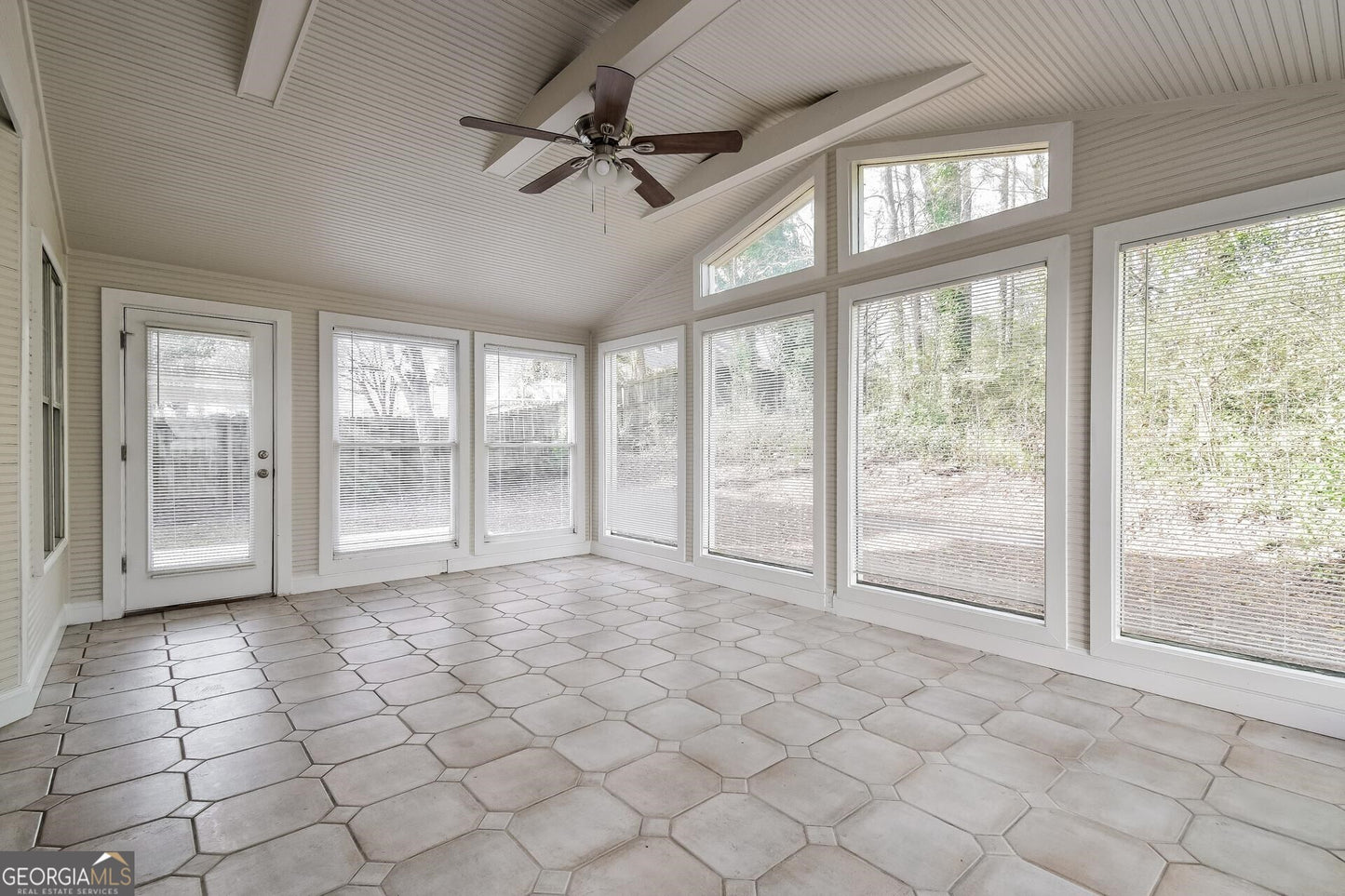 4 bedroom 2.5  bath house in Lawrenceville
