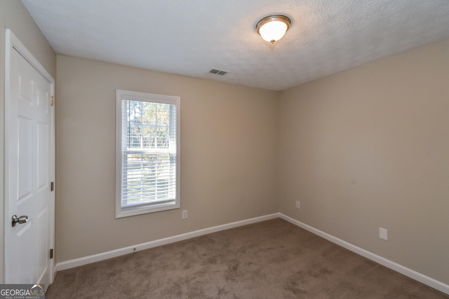 4 bedroom 2.5 bath house in Powder springs