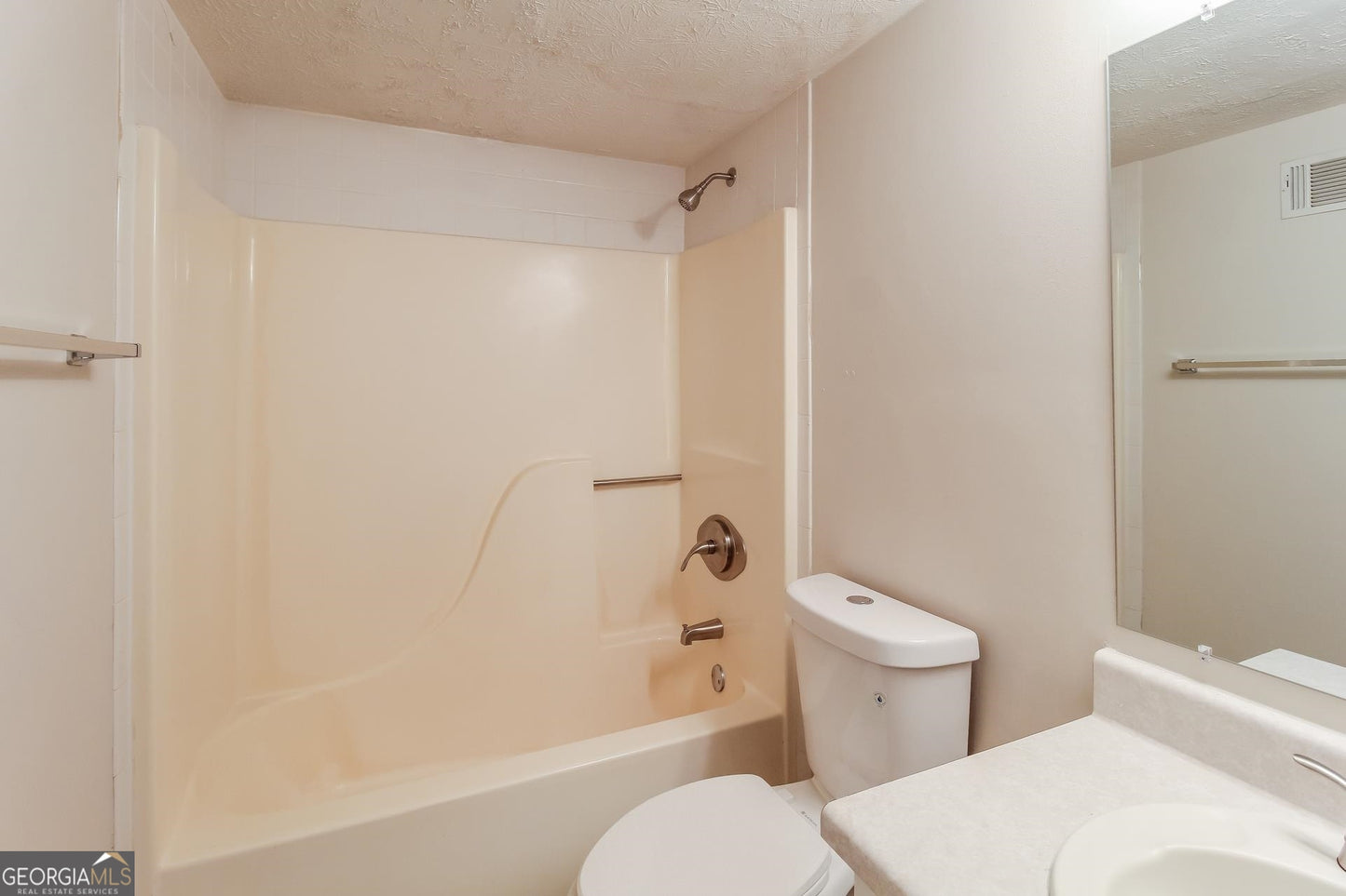 3 bedroom 2.5 bath house in Lawrenceville