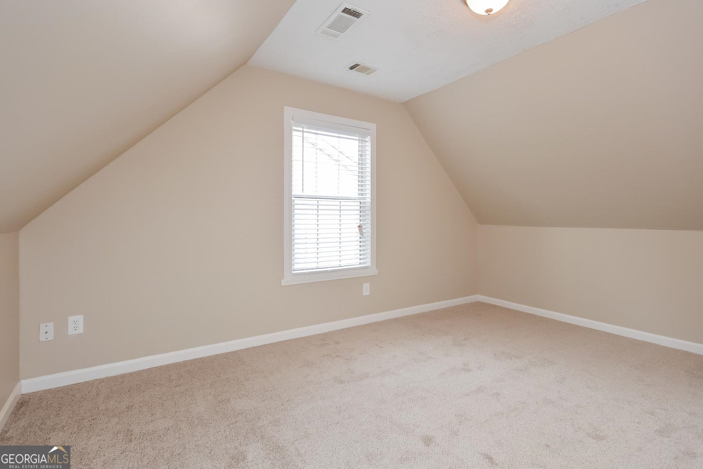 4 bedroom 2.5 bath house in Lawrenceville