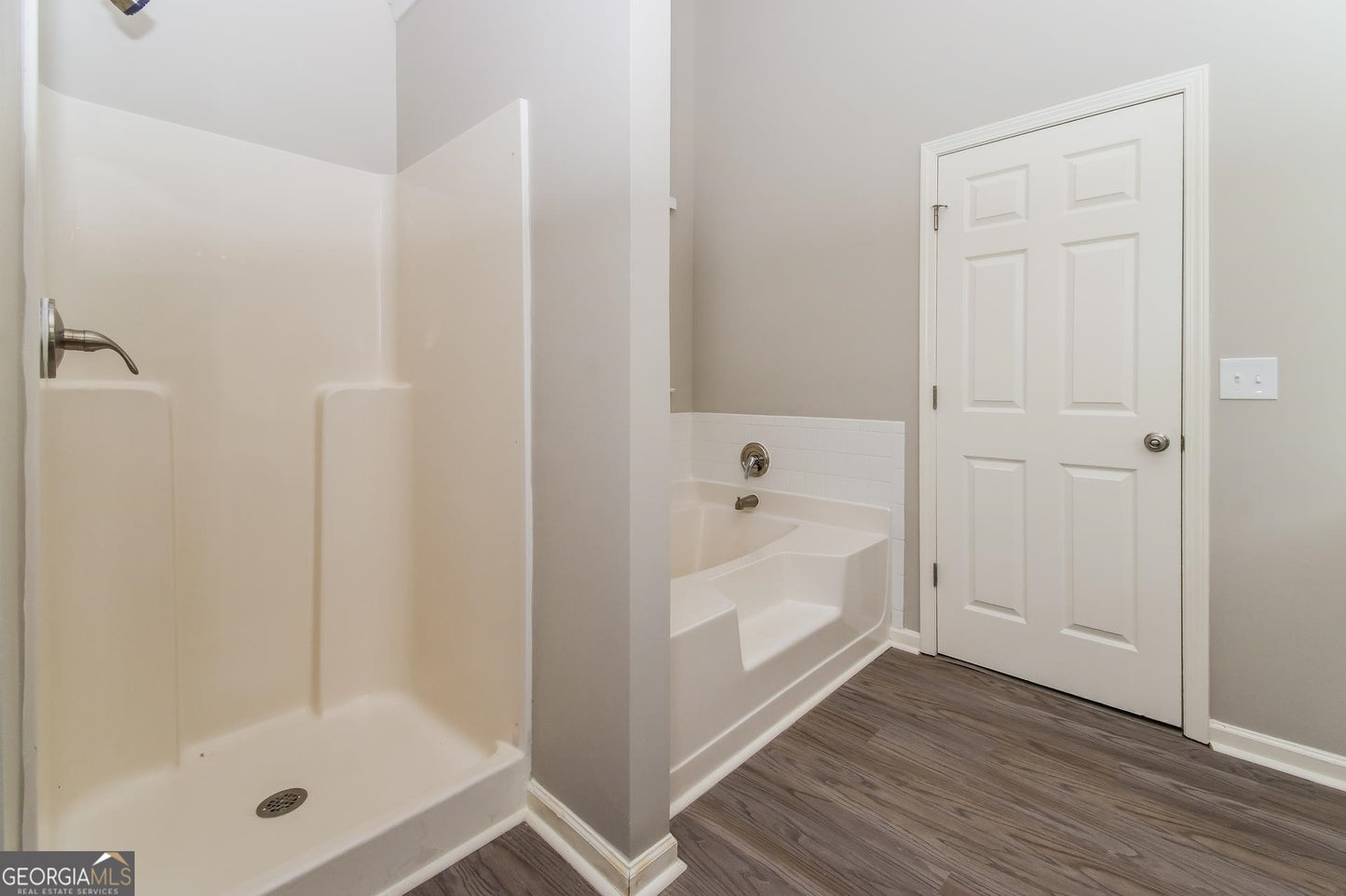 5 bedroom 3  bath house in Douglasville