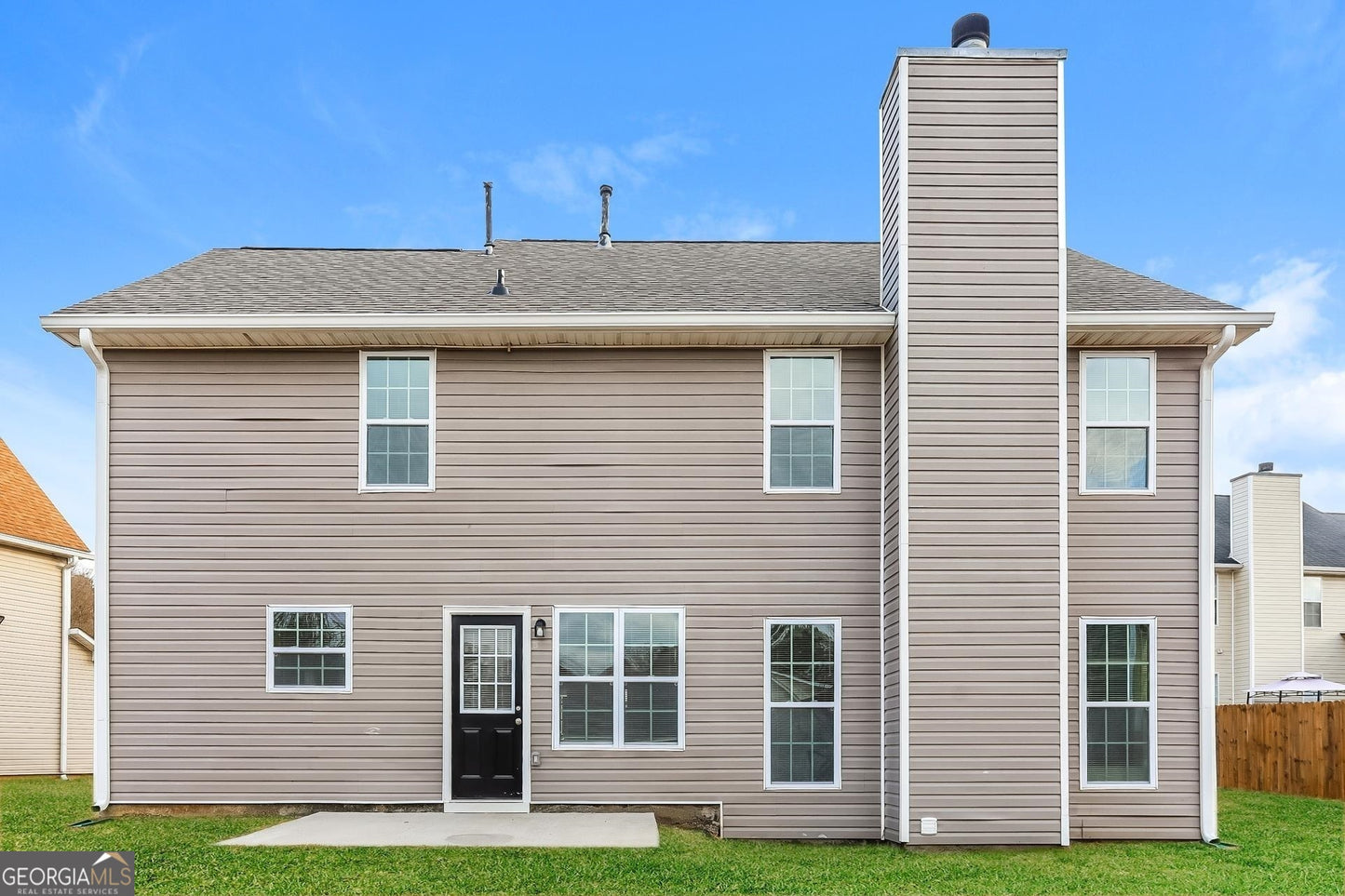 4 bedroom 2.5 bath house in Stockbridge