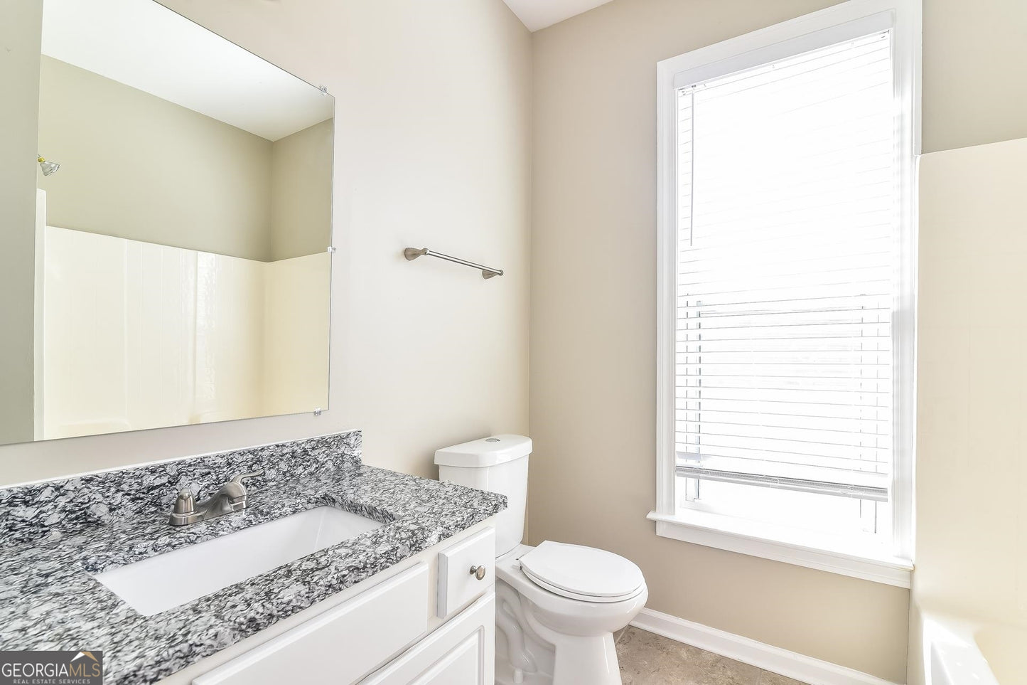 3 bedroom 2 bath house in Loganville