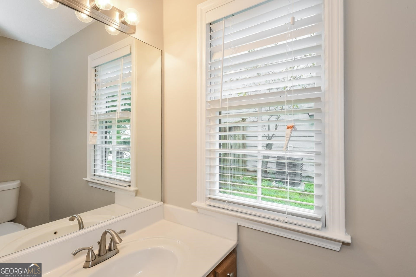 3 bedroom 2.5 bath house in Lawrenceville