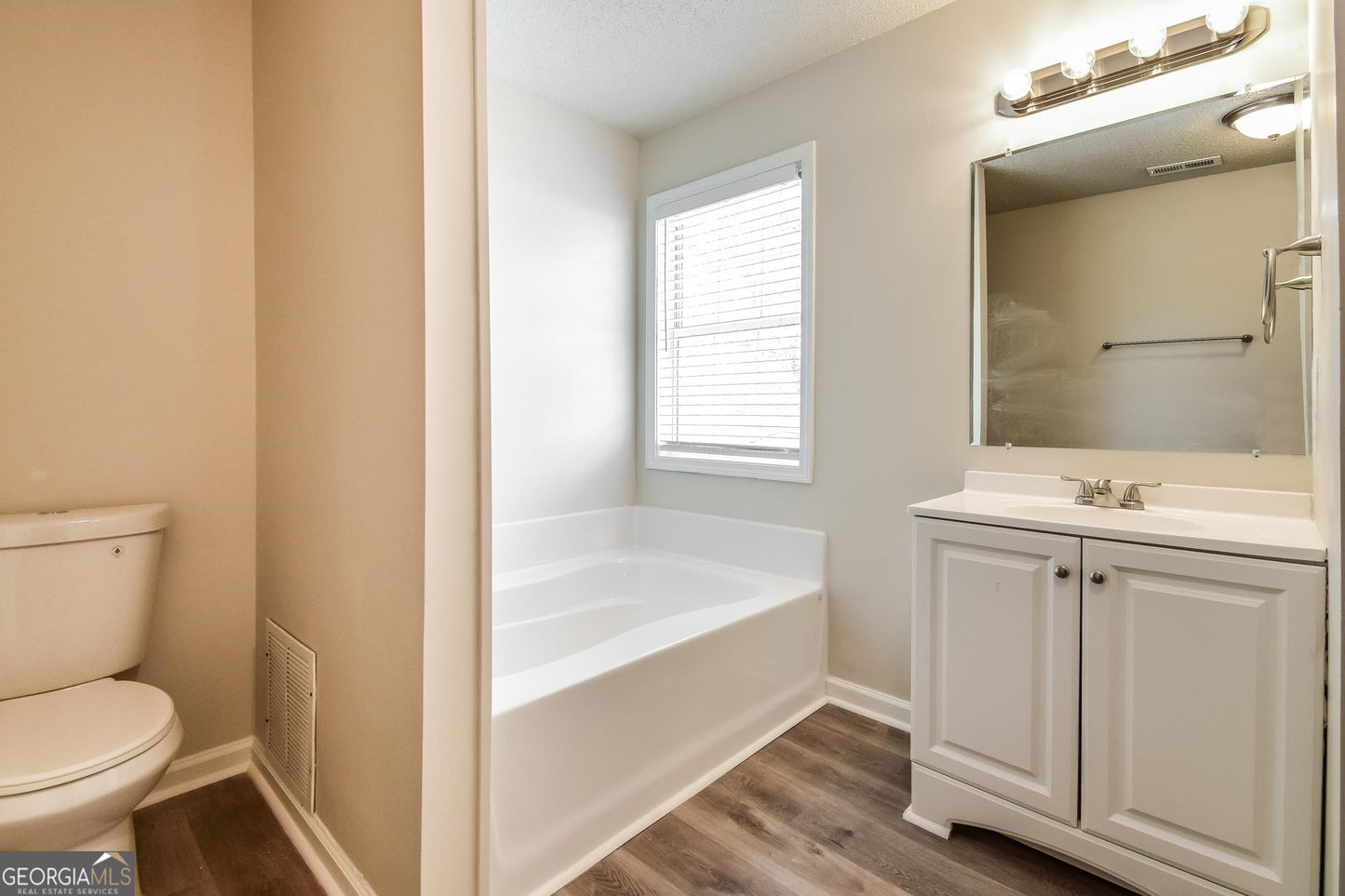 4 bedroom 2.5 bath house in South Fulton