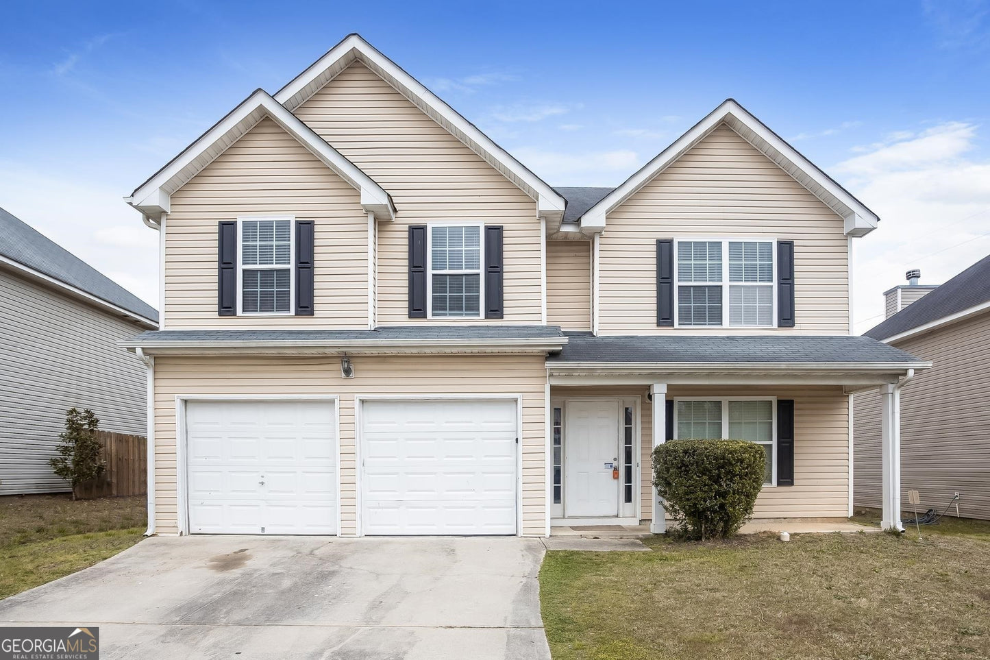 5 bedroom 2.5 bath house in Fairburn