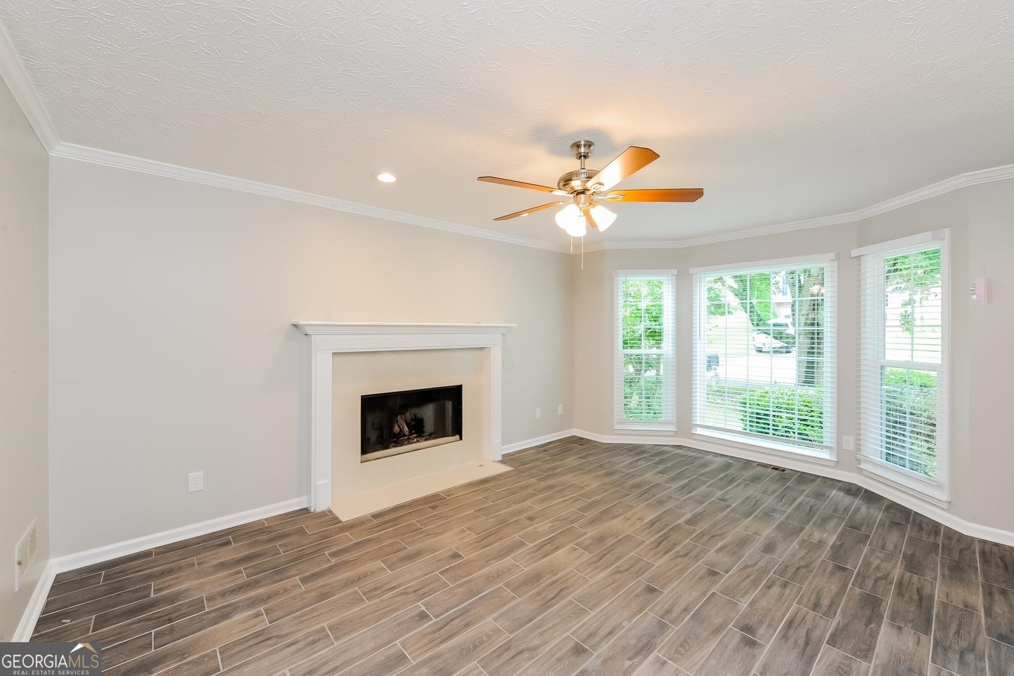 4 bedroom 2.5 bath house in Lawrenceville