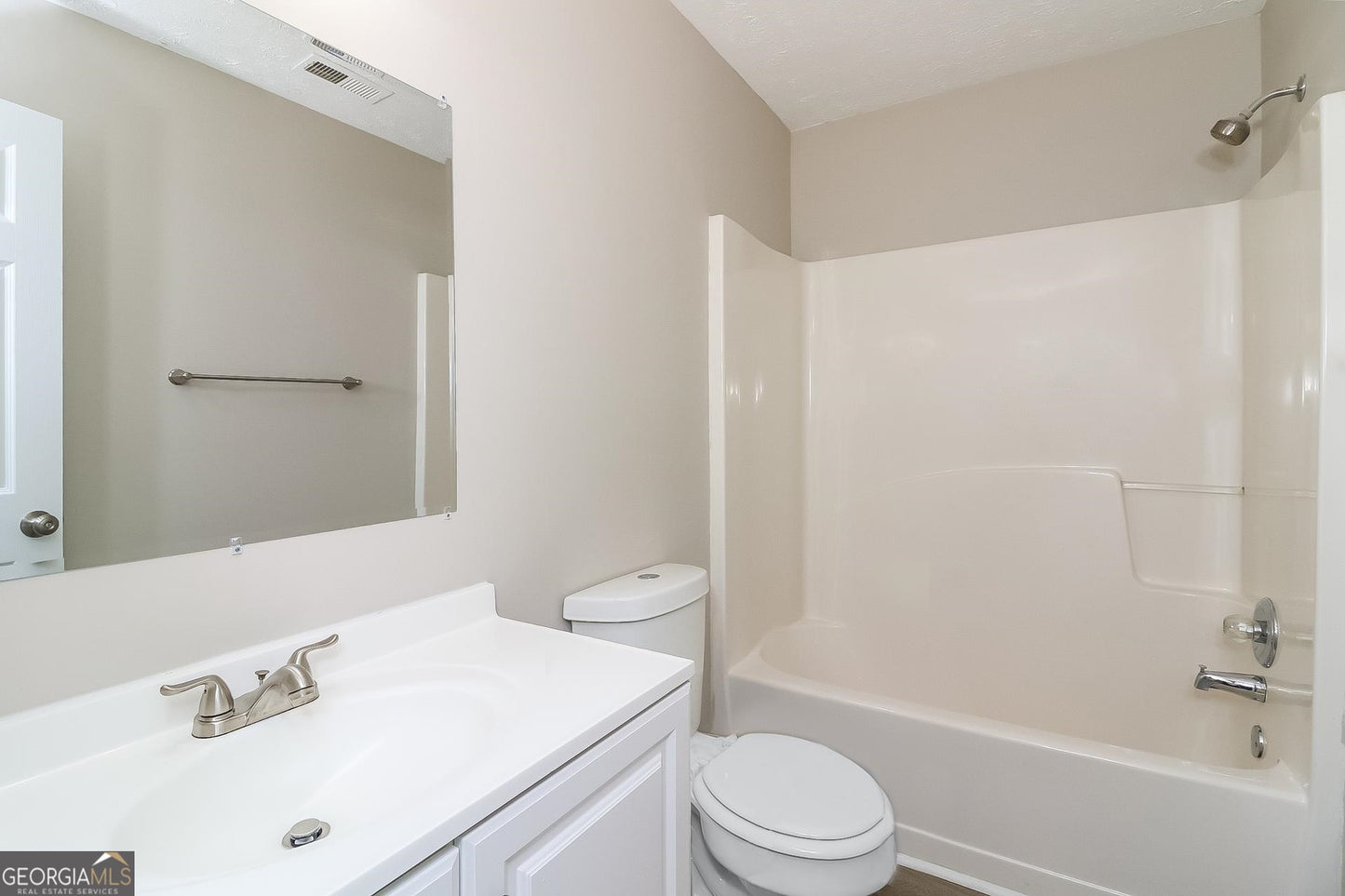 4 bedroom 2.5 bath house in Lithonia