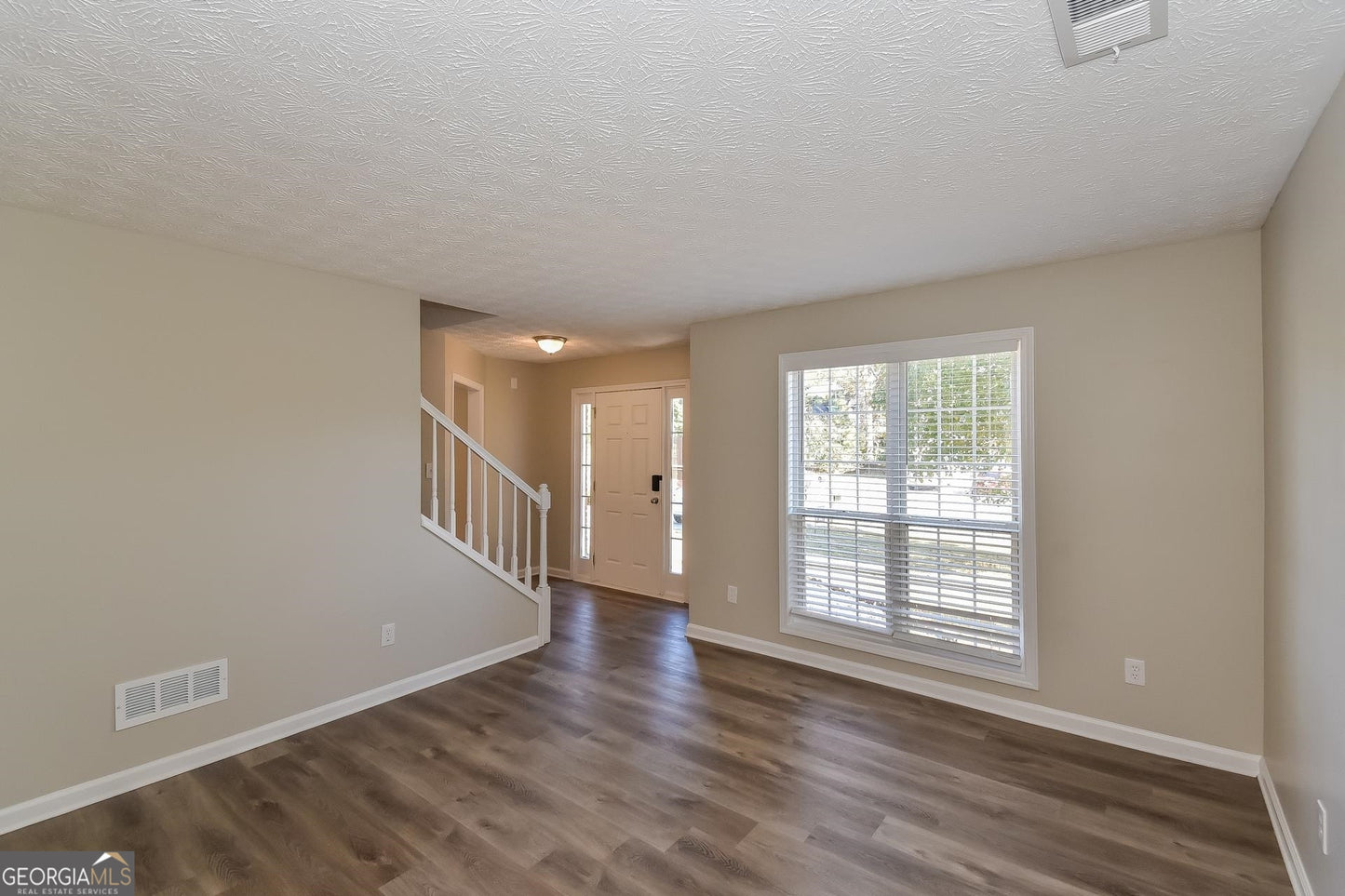 4 bedroom 2.5 bath house in Powder springs