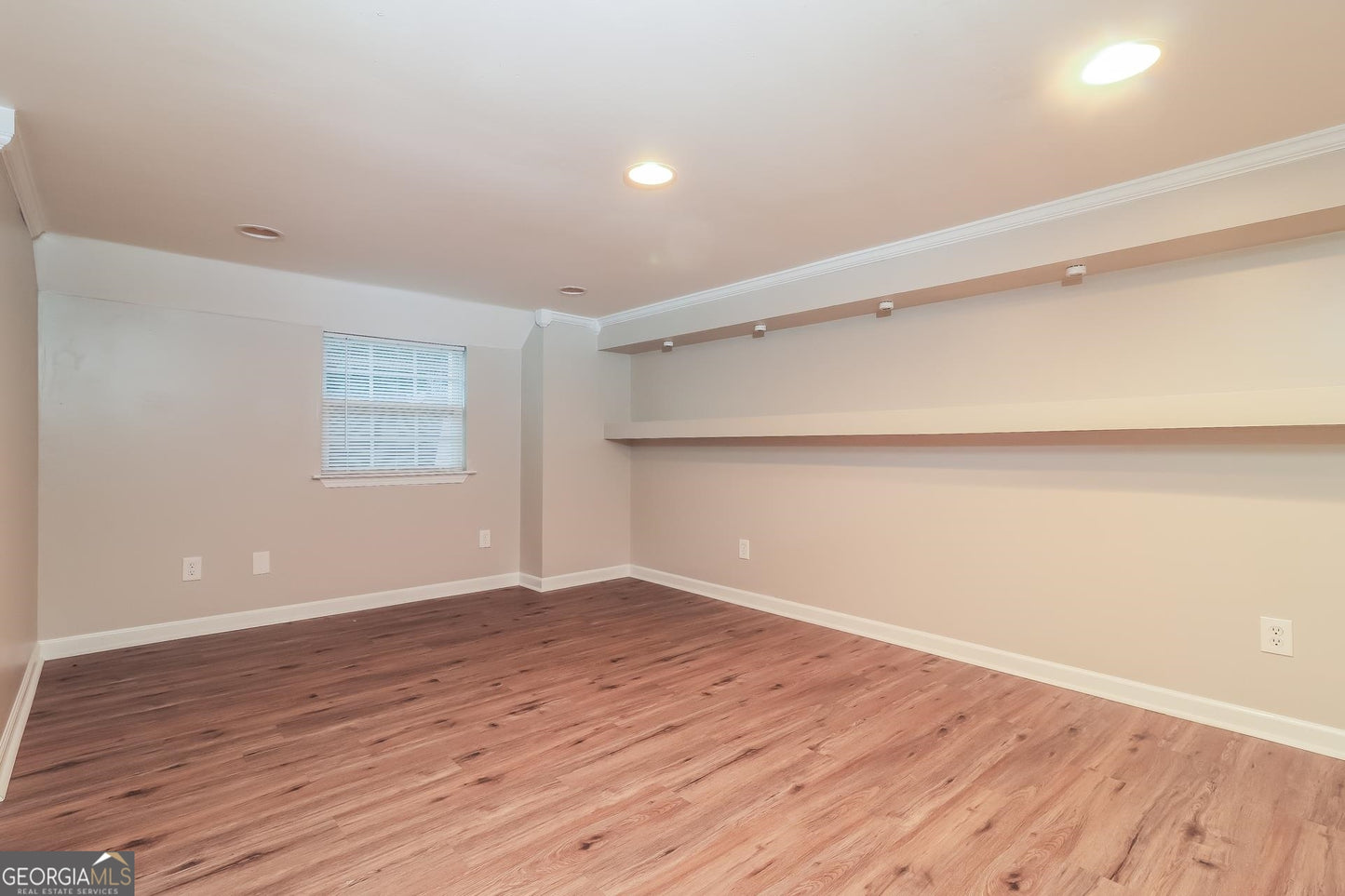 3 bedroom 3  bath house in Dallas