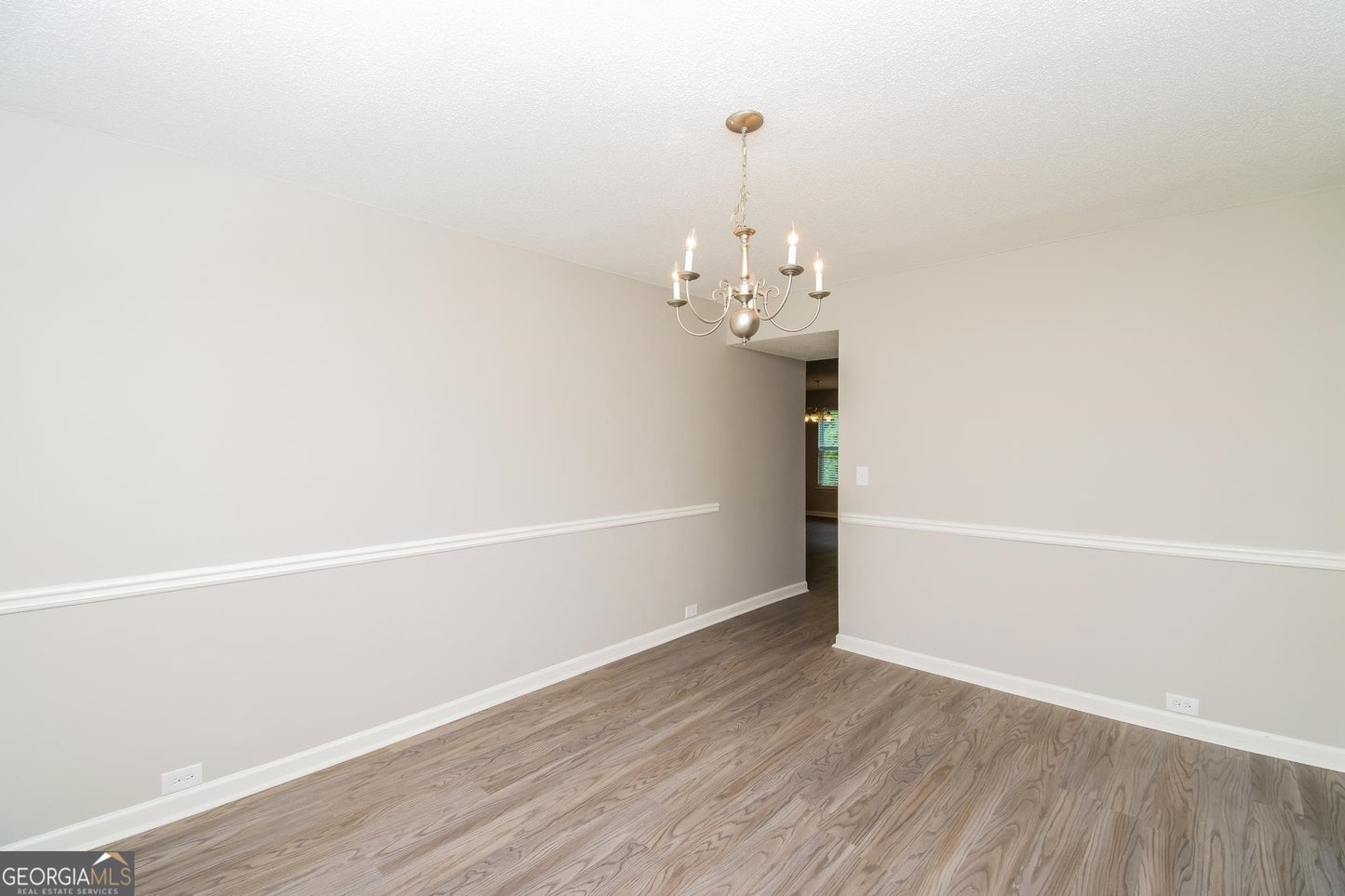 5 bedroom 3  bath house in Douglasville