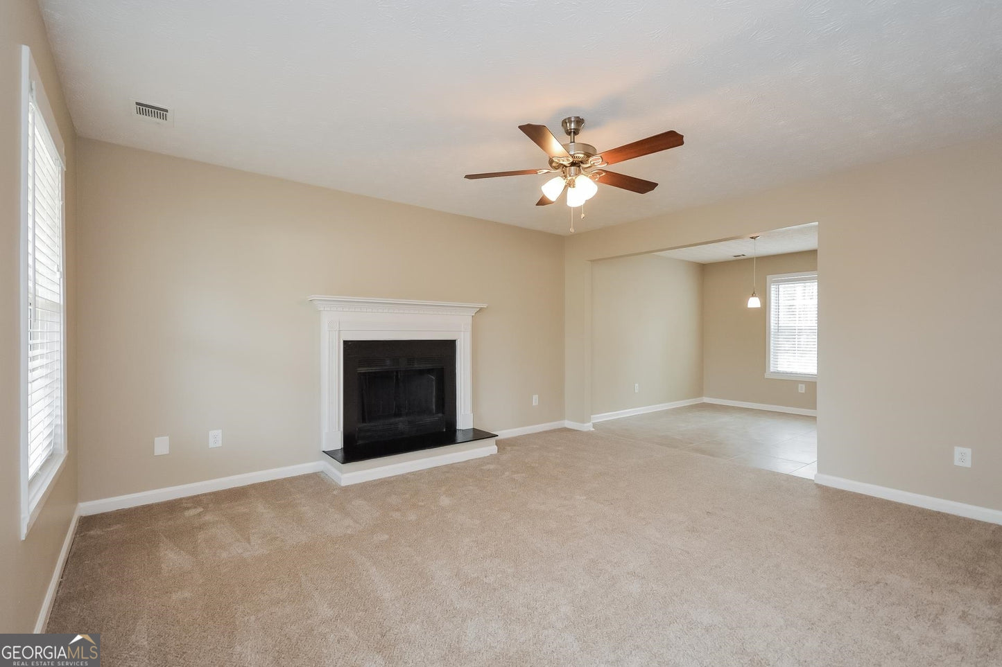 4 bedroom 2.5 bath house in Lawrenceville